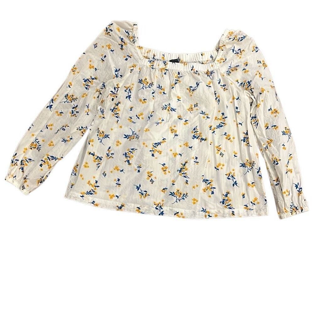 Ann Taylor, adorable floral blouse sizeβmedium